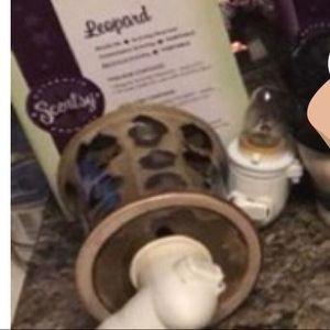 Leopard Scentsy plug in